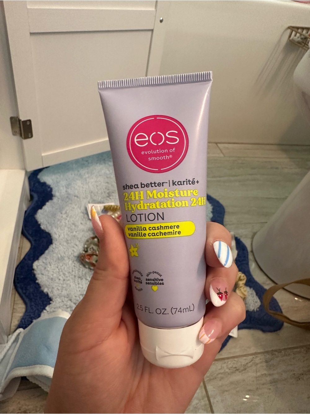 eos Vanilla Cashmere 24H Moisture Lotion - Light Purple Tube